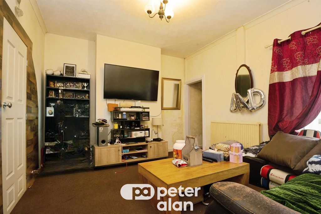 Property photo 3 of 17