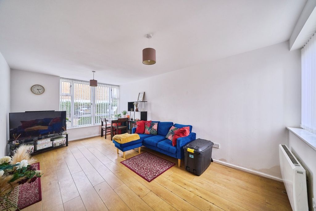 Property photo 2 of 10 Pbox-Img.Jpg
