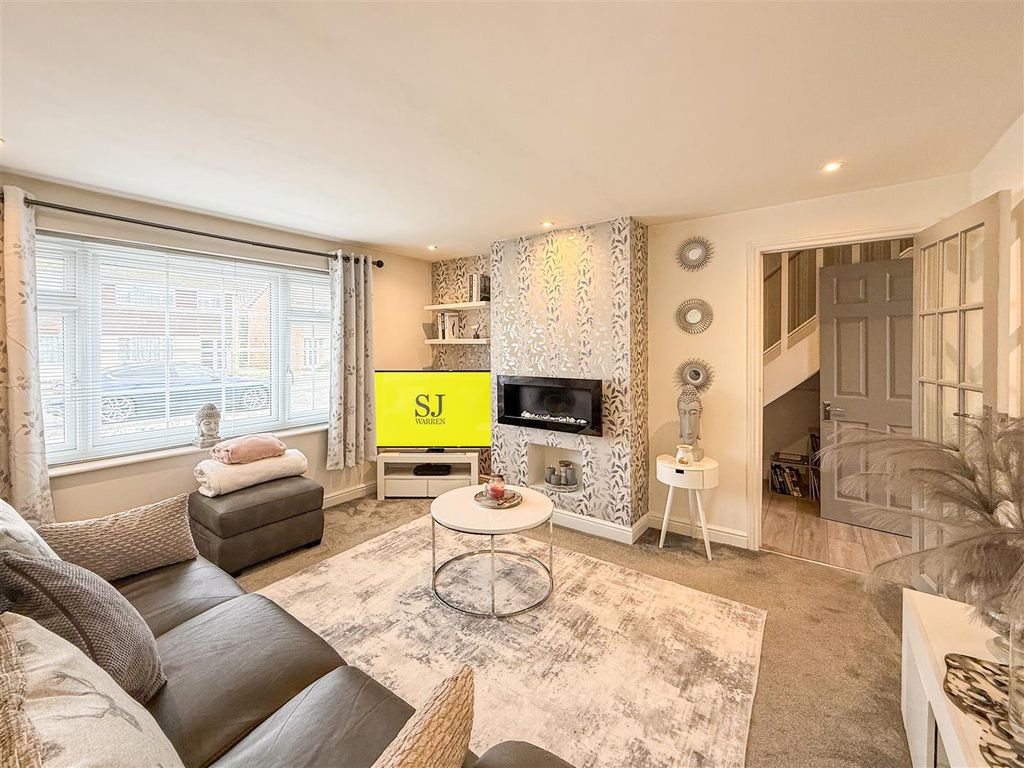 Property photo 2 of 20 Lounge