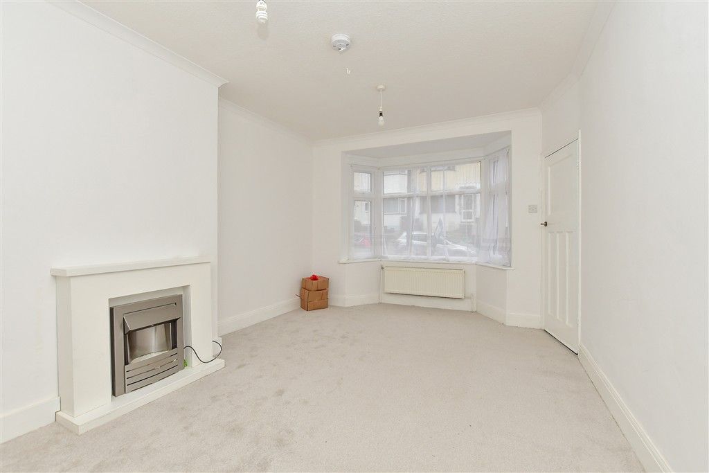 Property photo 3 of 9 Lounge