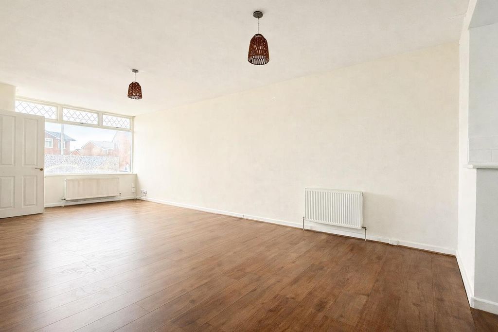 Property photo 3 of 8 d51645F6-2B1d-46Be-B1Ae-366Aacddb402.Png