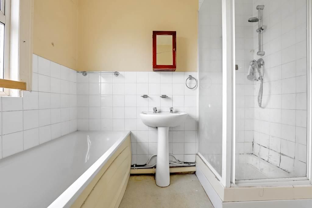 Property photo 3 of 12 01-d206Jhpropwpen - 11A Howard Road - 40-Small.Jpg