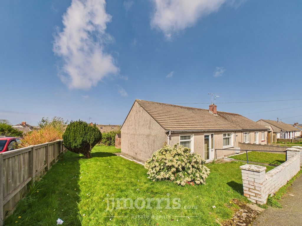 Property photo 2 of 20