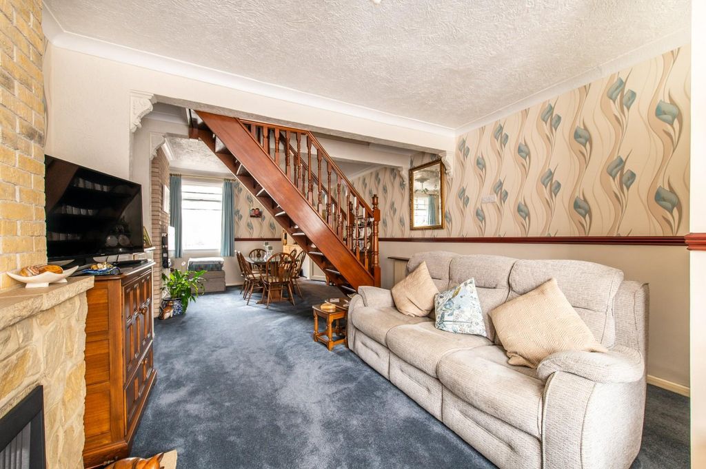 Property photo 3 of 17 Living/Dining Room