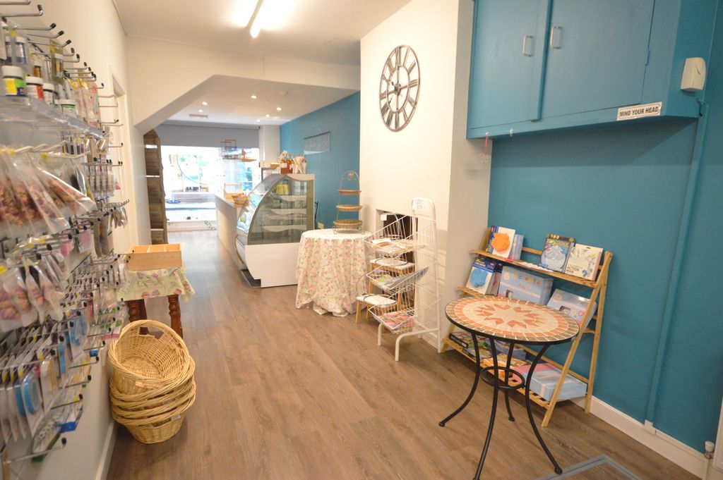 Property photo 2 of 17 Shop