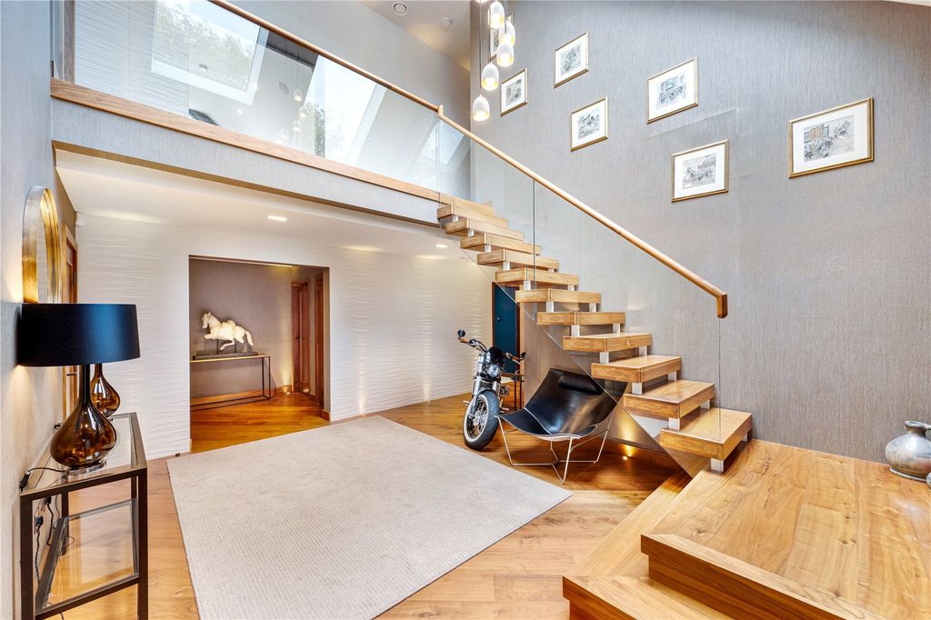 Property photo 2 of 27 Picture No. 04