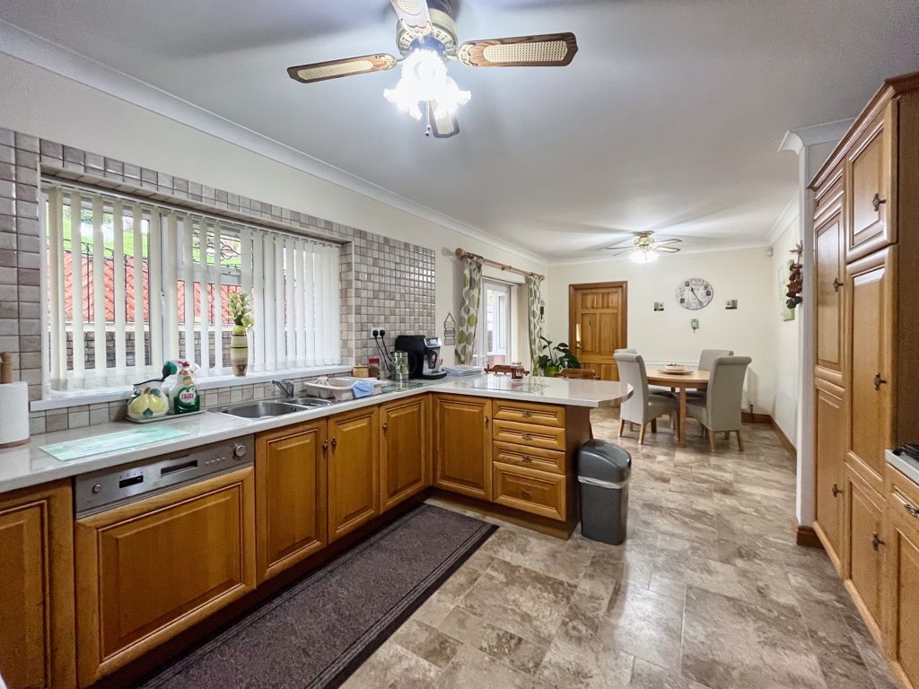 Property photo 3 of 46 Photo 9