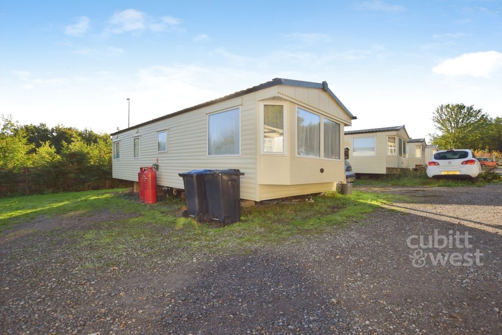 Property photo 1 of 7 Front