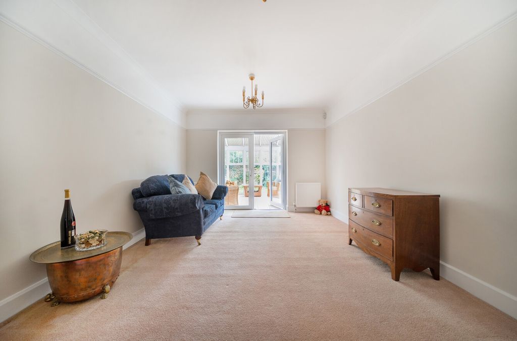 Property photo 3 of 12 1377372-9-6913756...