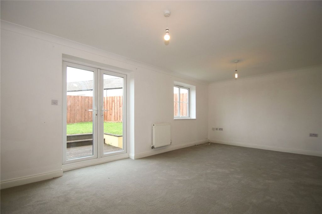 Property photo 3 of 10 Picture No. 02