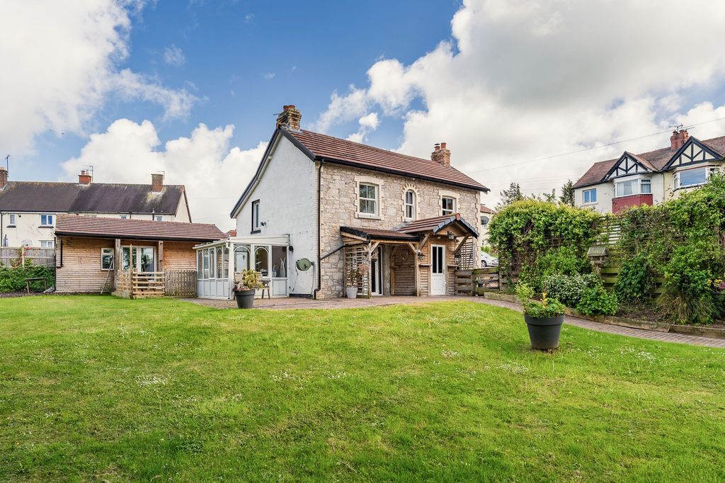 Property photo 1 of 14