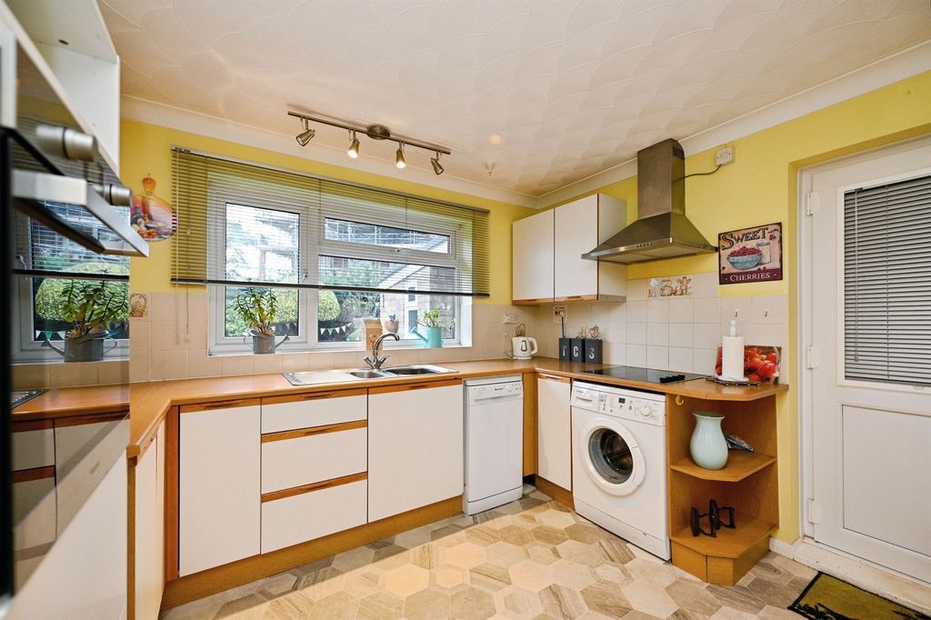 Property photo 2 of 16