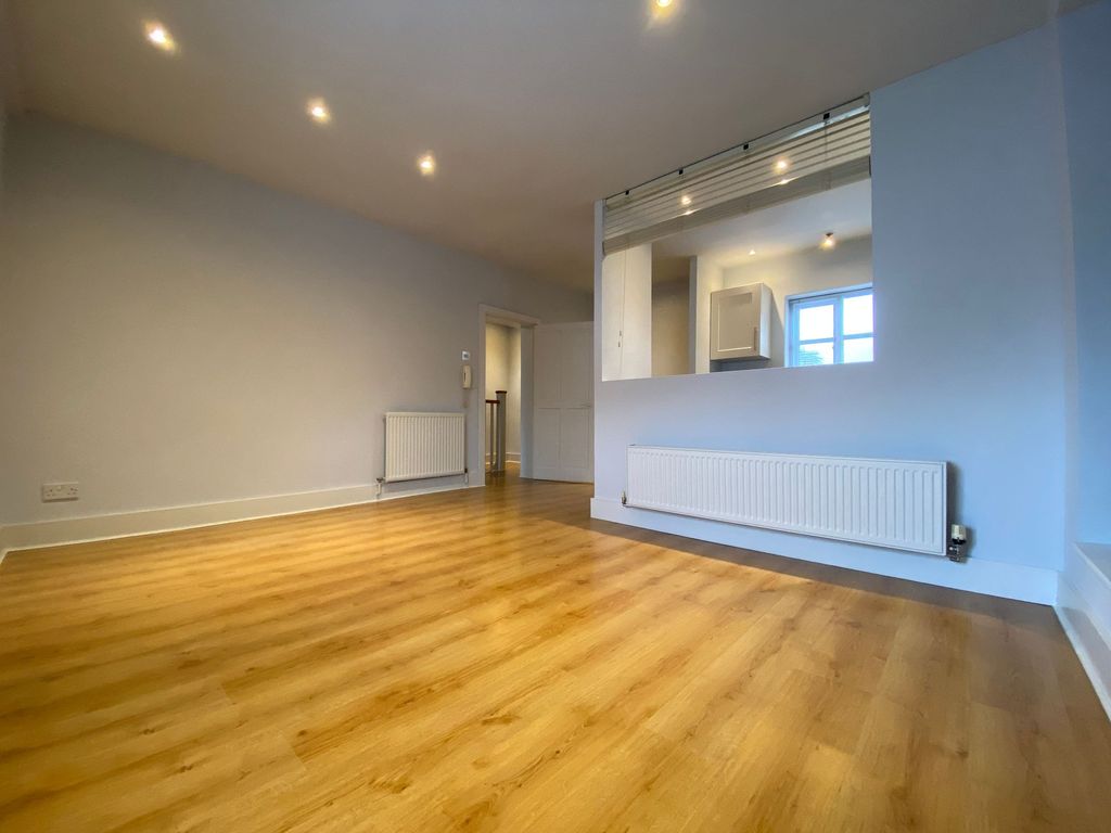 Property photo 2 of 13 Photo 6
