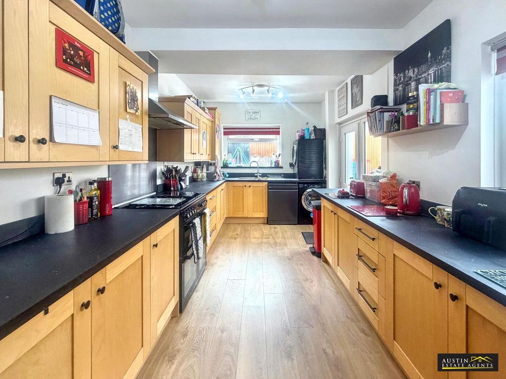 Property photo 1 of 13 Kitchen