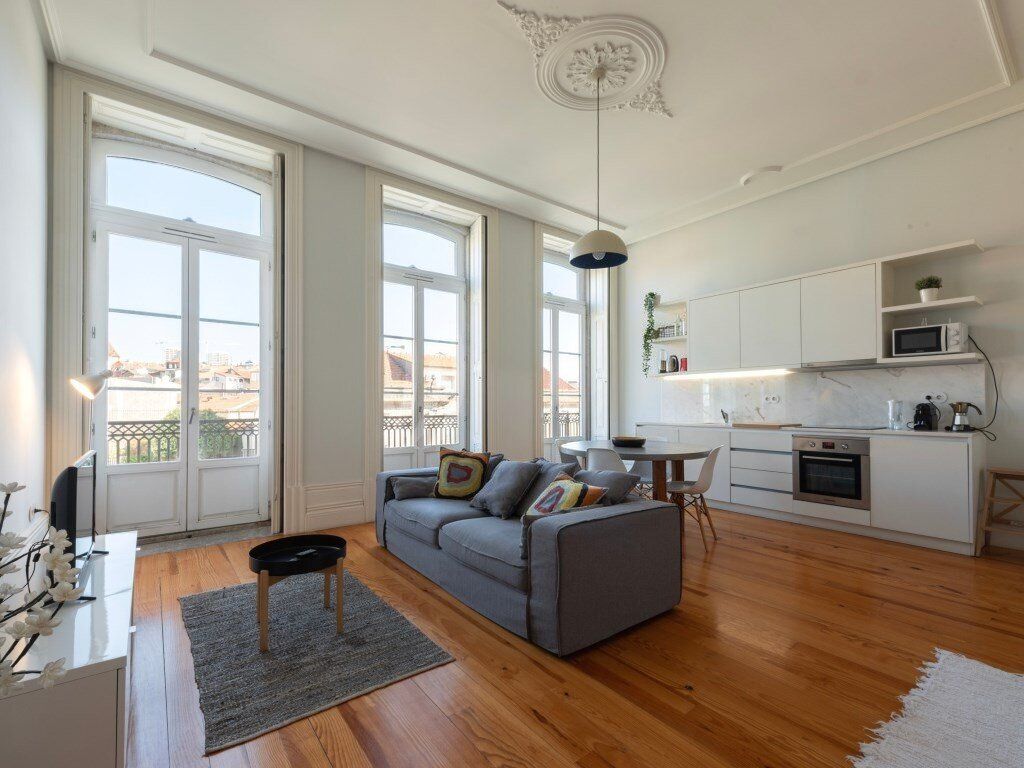 Property photo 1 of 19 Studio Apartment At Rua Alexandre Herculano, Porto