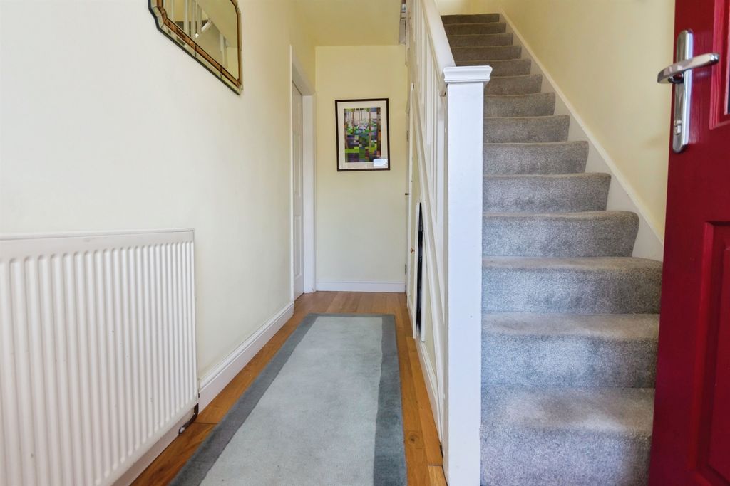 Property photo 3 of 27