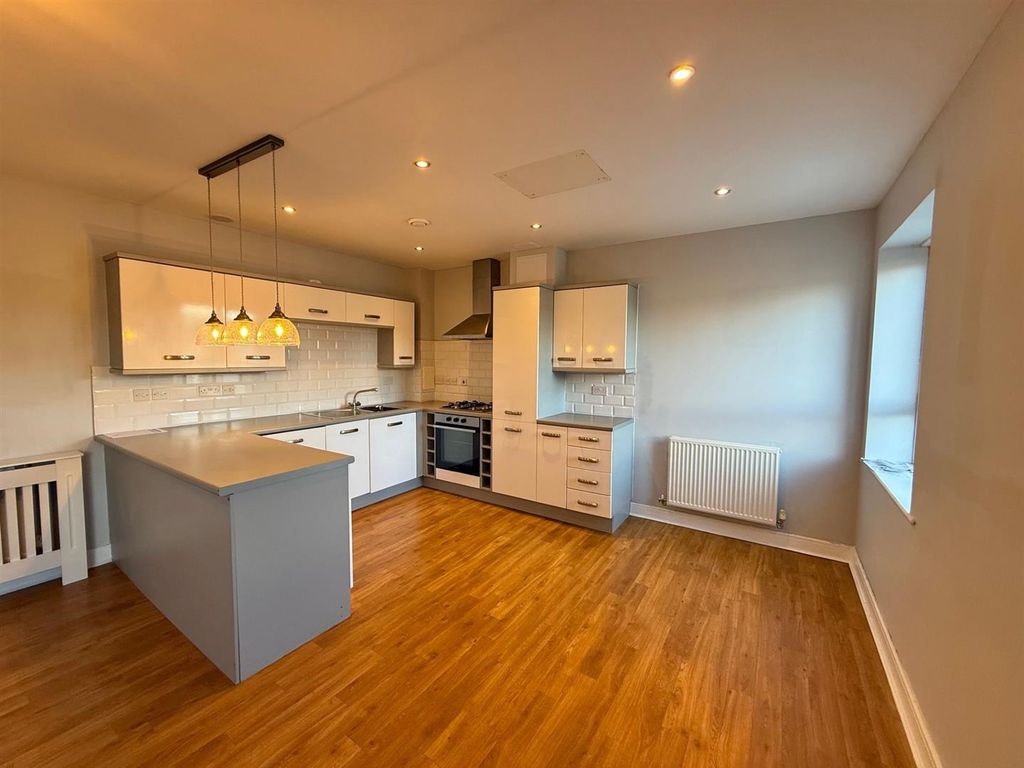 Property photo 3 of 11 Kitchen.Jpg