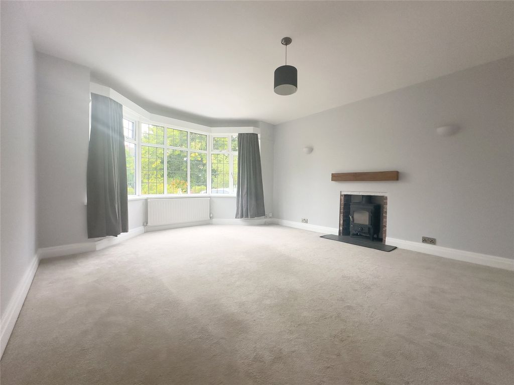 Property photo 2 of 12 Living Room