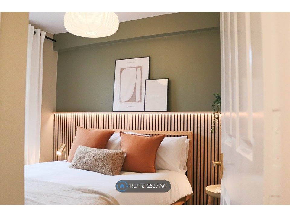 Property photo 2 of 35