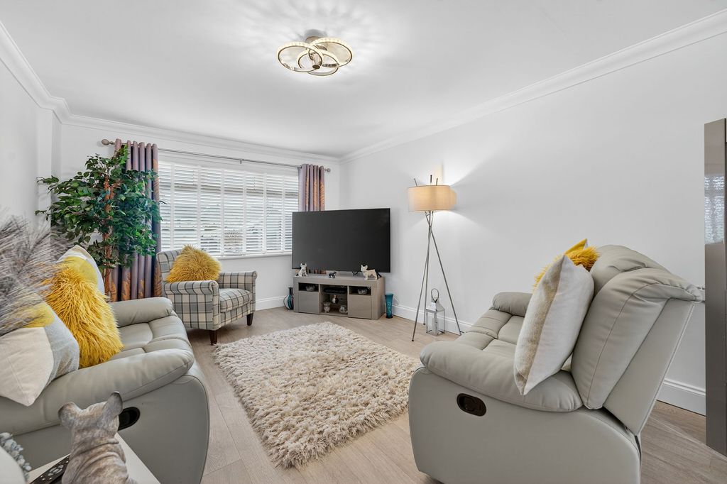 Property photo 2 of 21