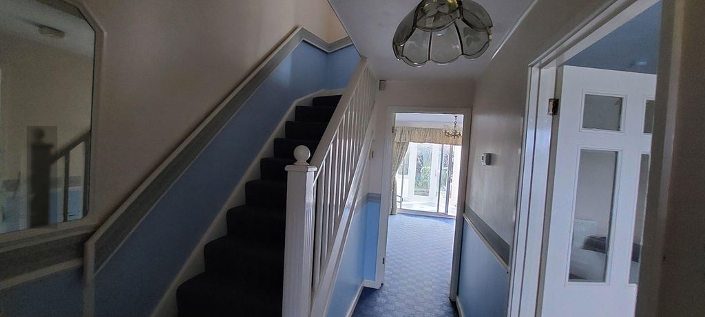 Property photo 2 of 18 Photo 1