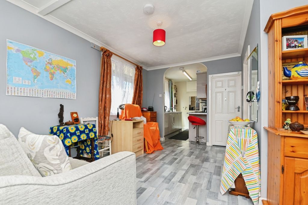 Property photo 2 of 10 Pbox-Img.Jpg