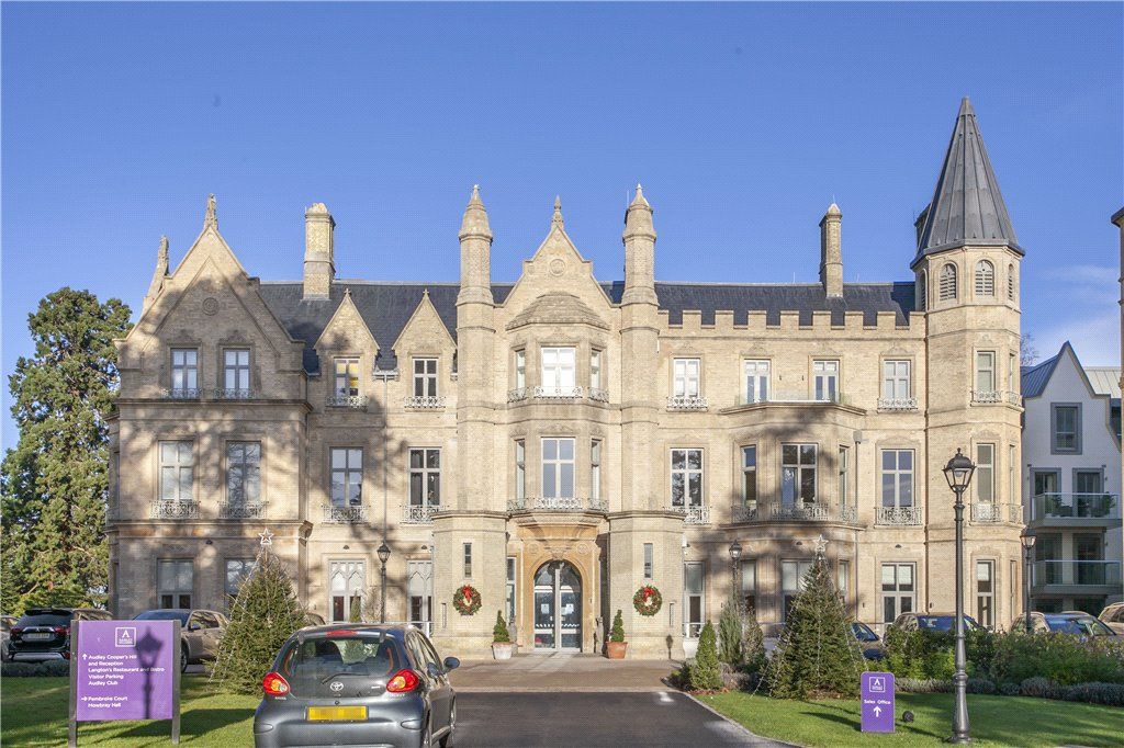 Property photo 1 of 37 Main Building