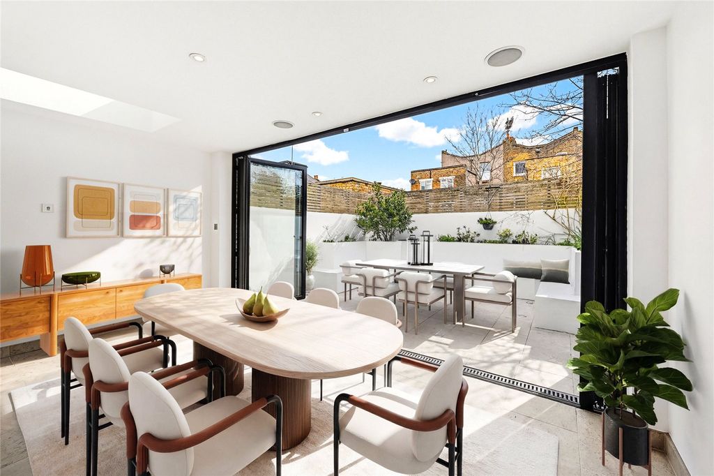 Property photo 2 of 23 Picture No. 09