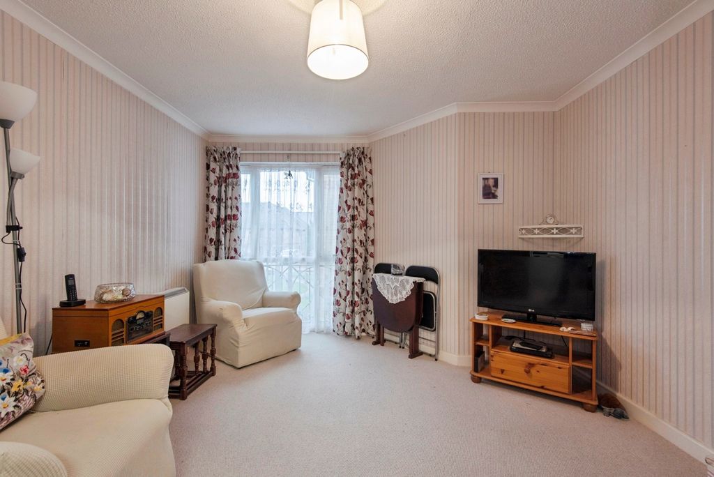 Property photo 2 of 16 Pbox-Img.Jpg