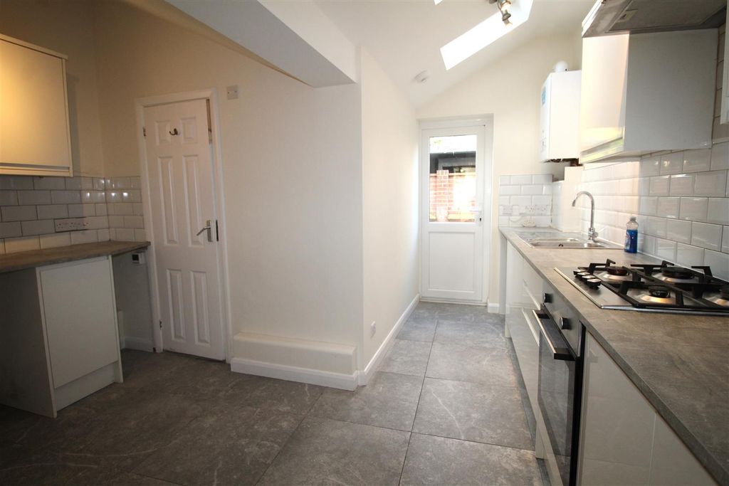 Property photo 3 of 13 Kitch New.Jpg