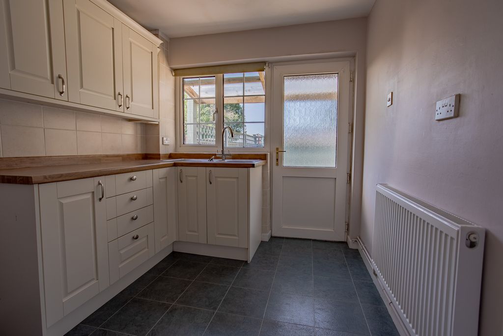 Property photo 3 of 9 Photo 8