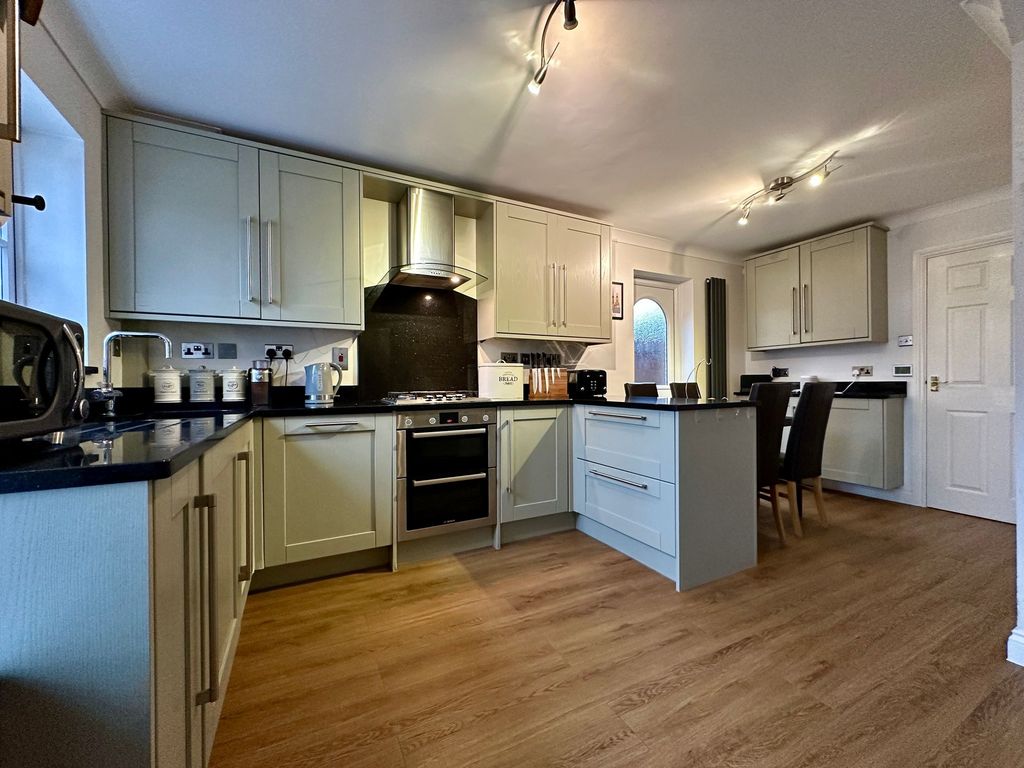 Property photo 2 of 29 Kitchen