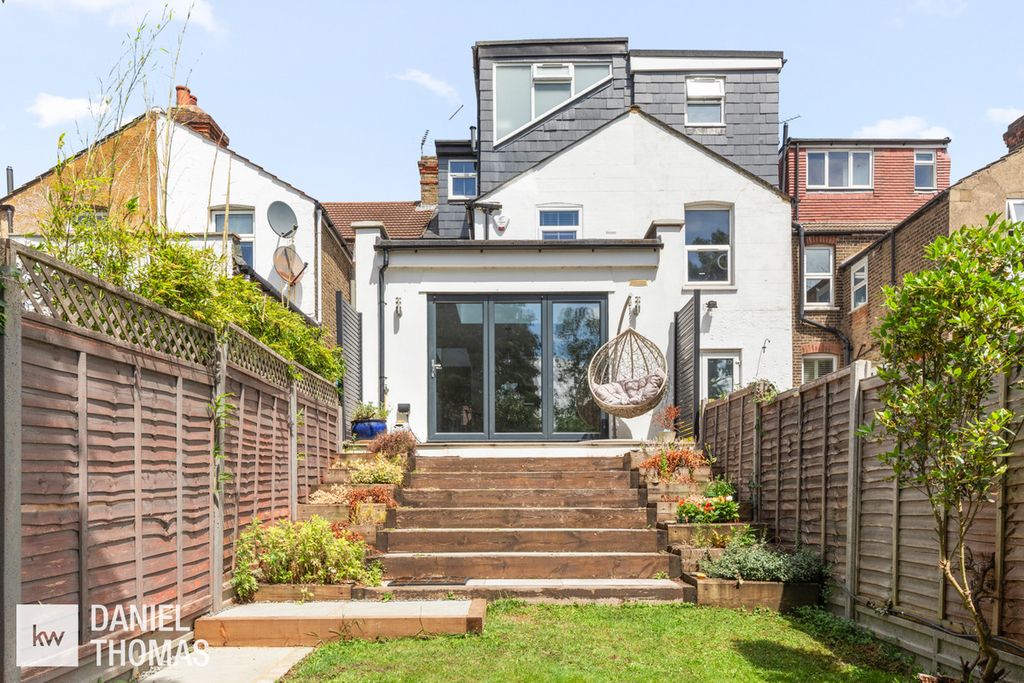 Property photo 2 of 37