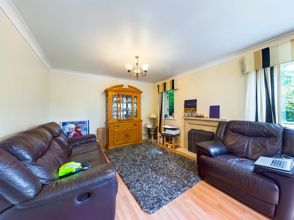Property photo 2 of 12 Living Room