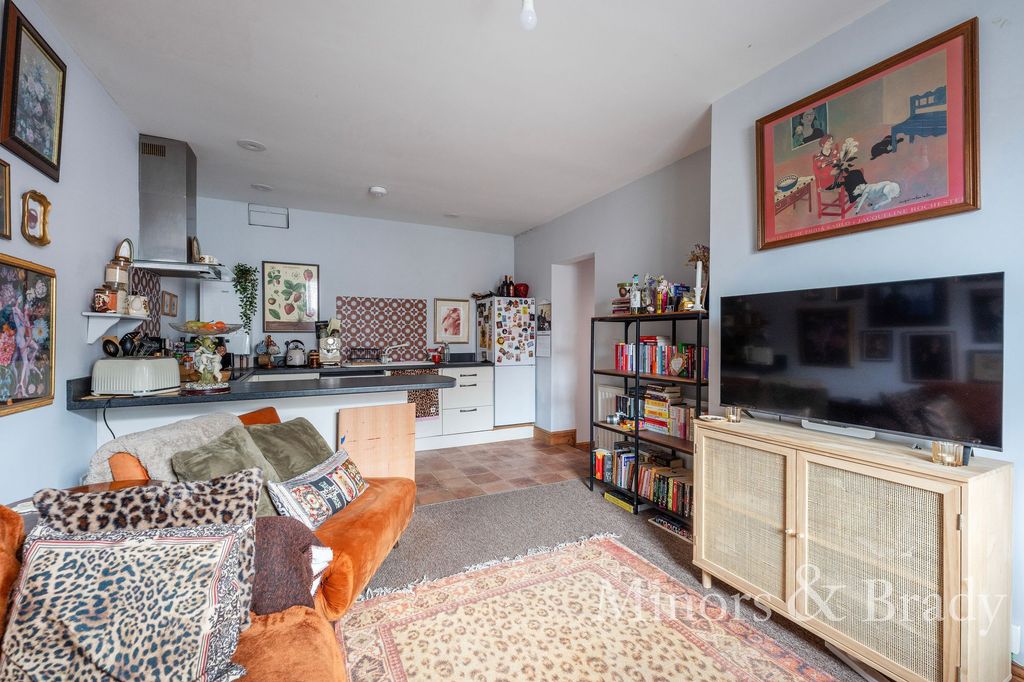 Property photo 3 of 13