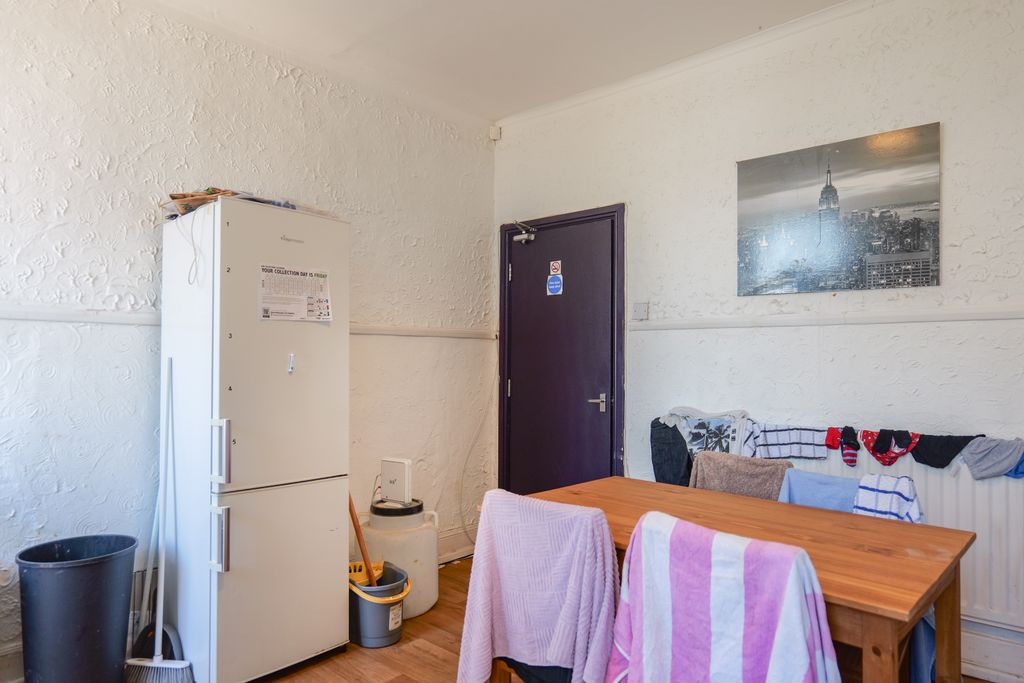 Property photo 3 of 18 Dining