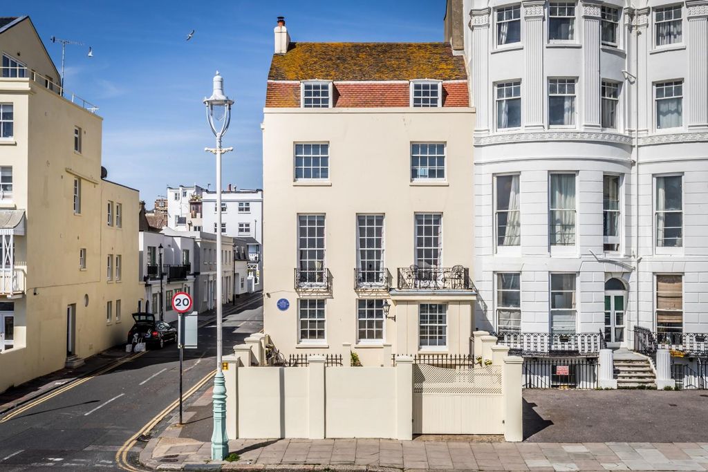 Property photo 1 of 79
