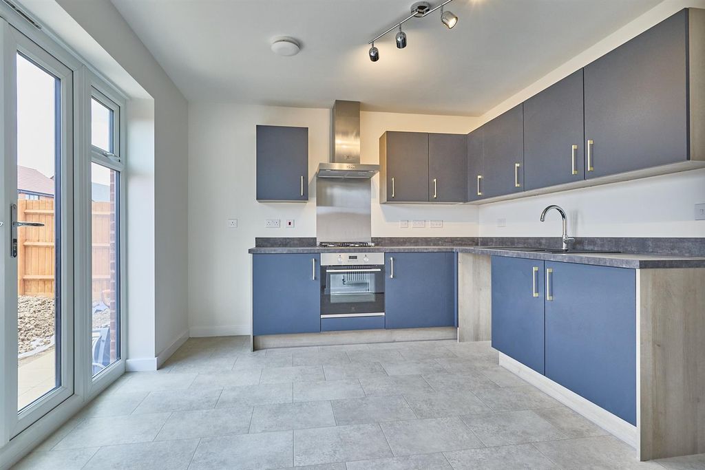 Property photo 2 of 9 Mortain Street_3.Jpg