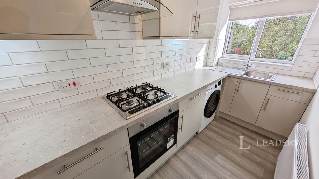 Property photo 2 of 5 Kitchen