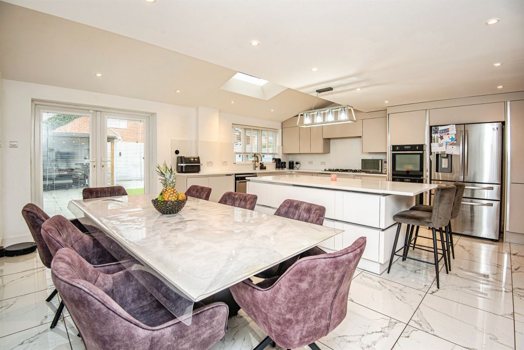 Property photo 3 of 21