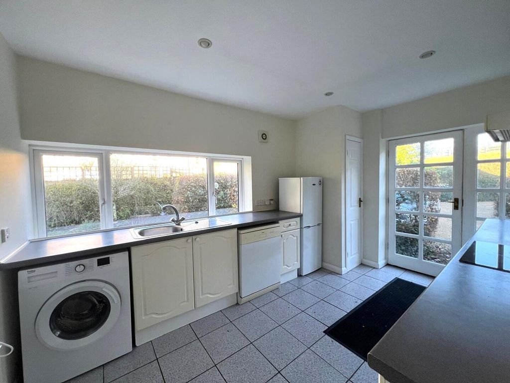 Property photo 1 of 12 Kitchen