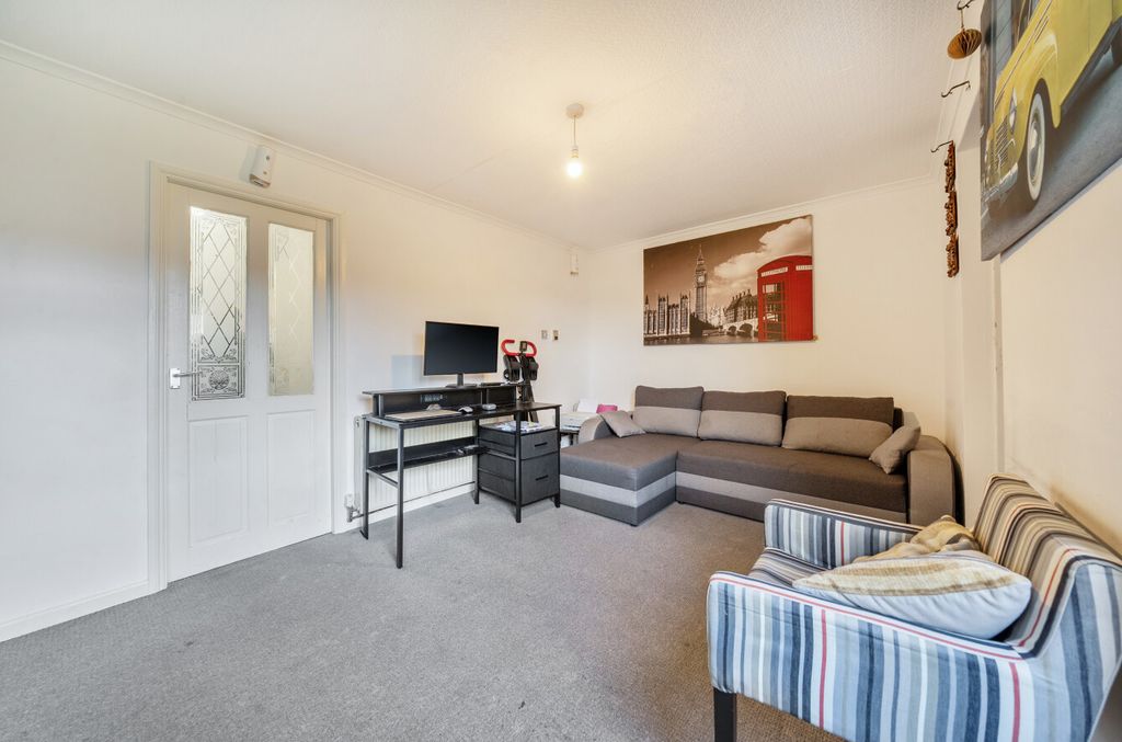 Property photo 3 of 17 1395099-2-696F705...