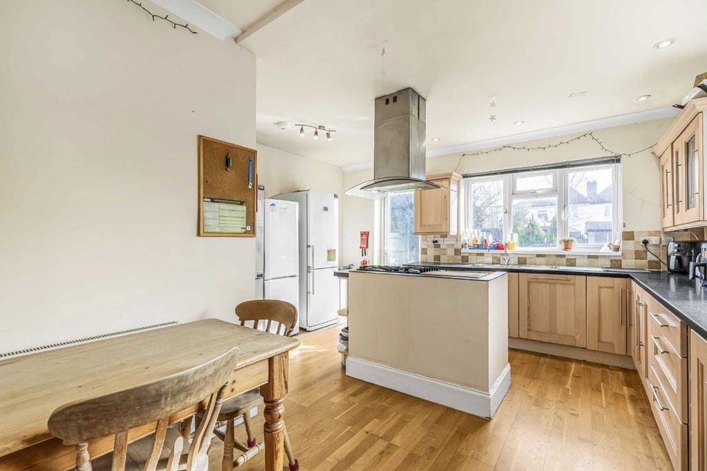 Property photo 2 of 7