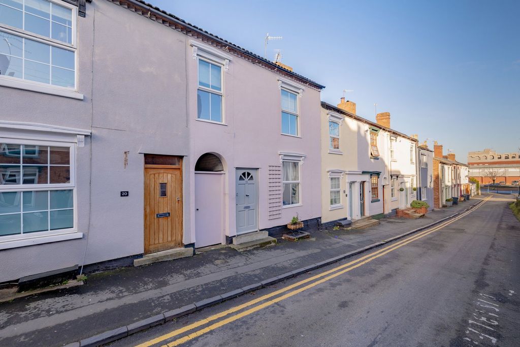 Property photo 3 of 34