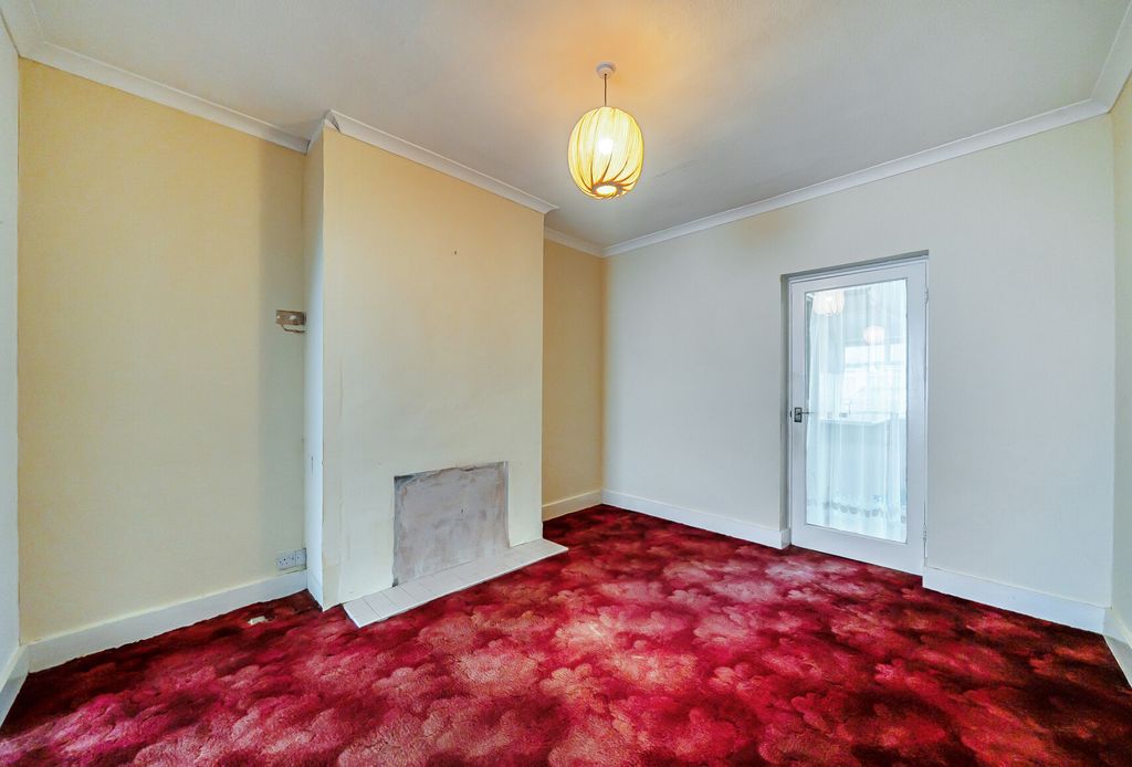 Property photo 3 of 21 1417668-19-69A04d...