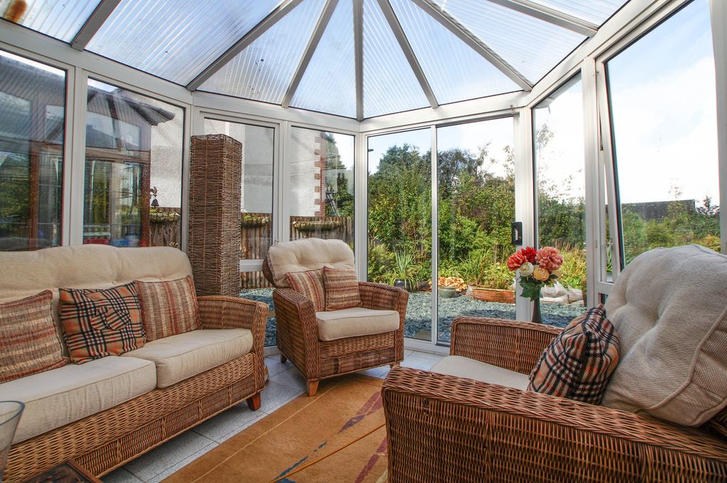 Property photo 3 of 20 Conservatory