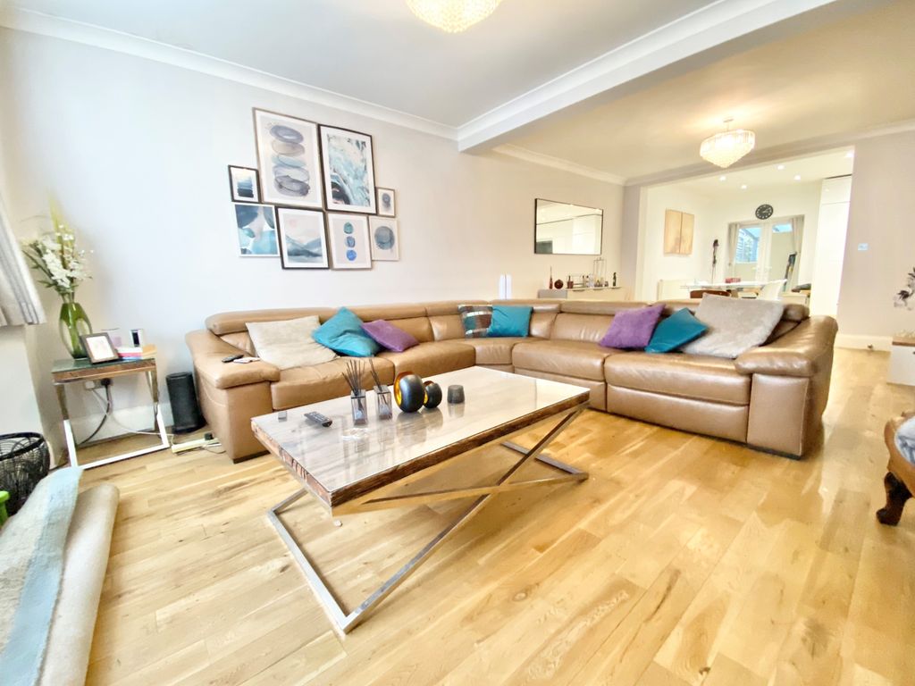 Property photo 2 of 14