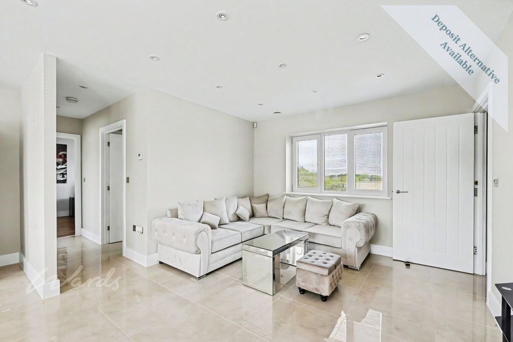 Property photo 3 of 14 Pheonix Lounge