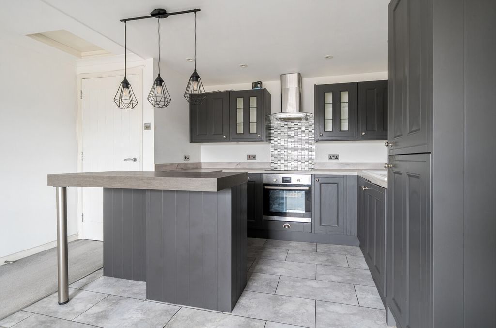 Property photo 3 of 13 1478278-19-6A2Acb...