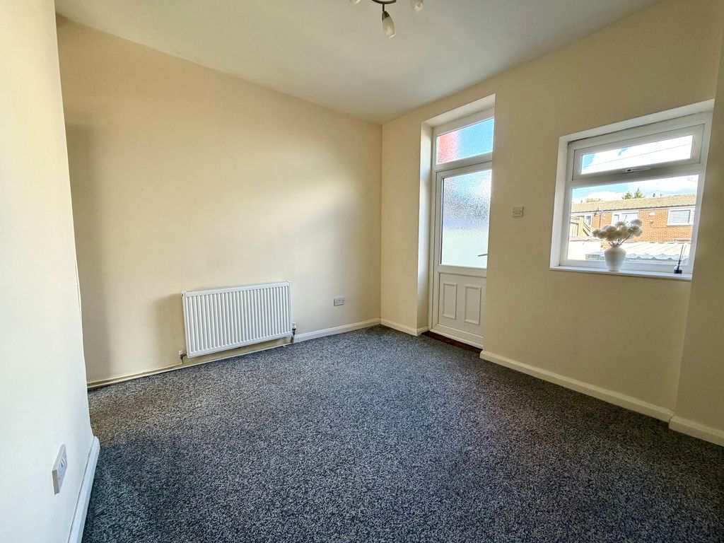 Property photo 3 of 14 Dining Room